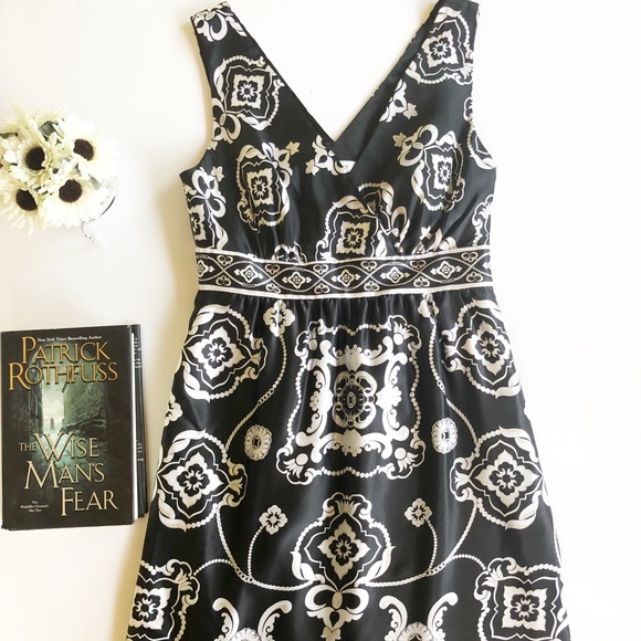 White House Black Market Dresses & Skirts - White House Black Market Silk V-Neck Dress 8